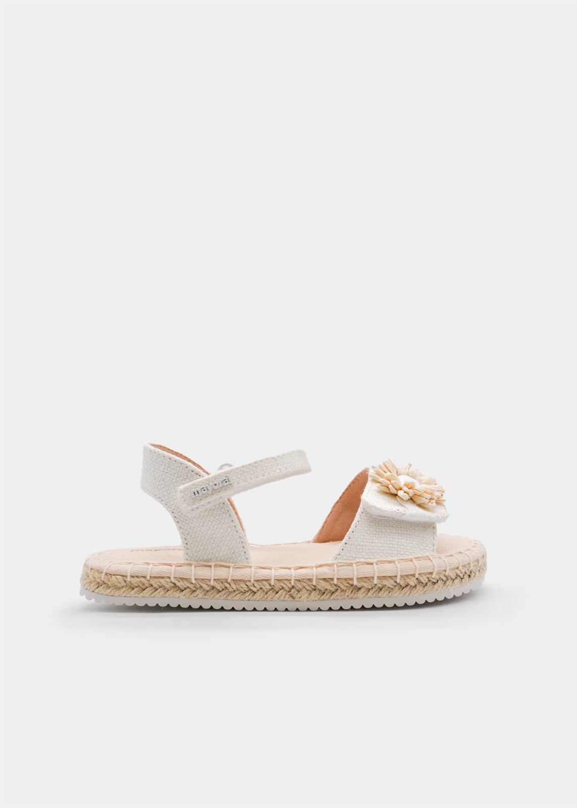 Mayoral Sandalia yute flor niña blanco - Imagen 1